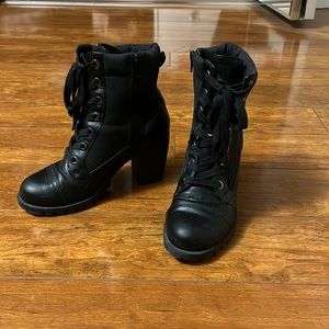 Combat boots